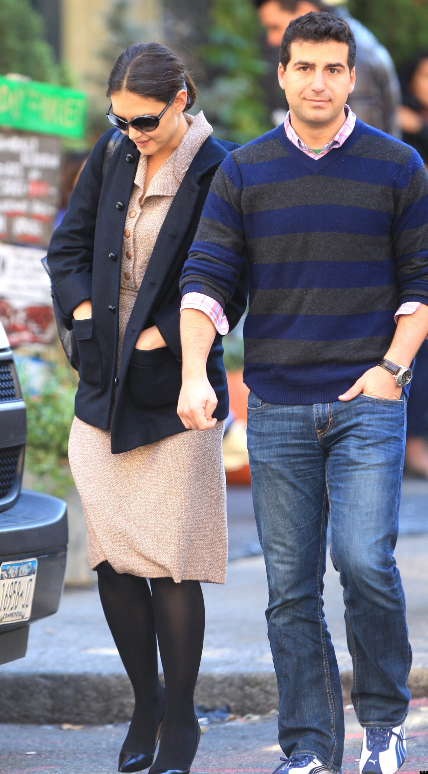 katie-holmes-out-and-about-in-new-york-city-with-a-mysterious-man